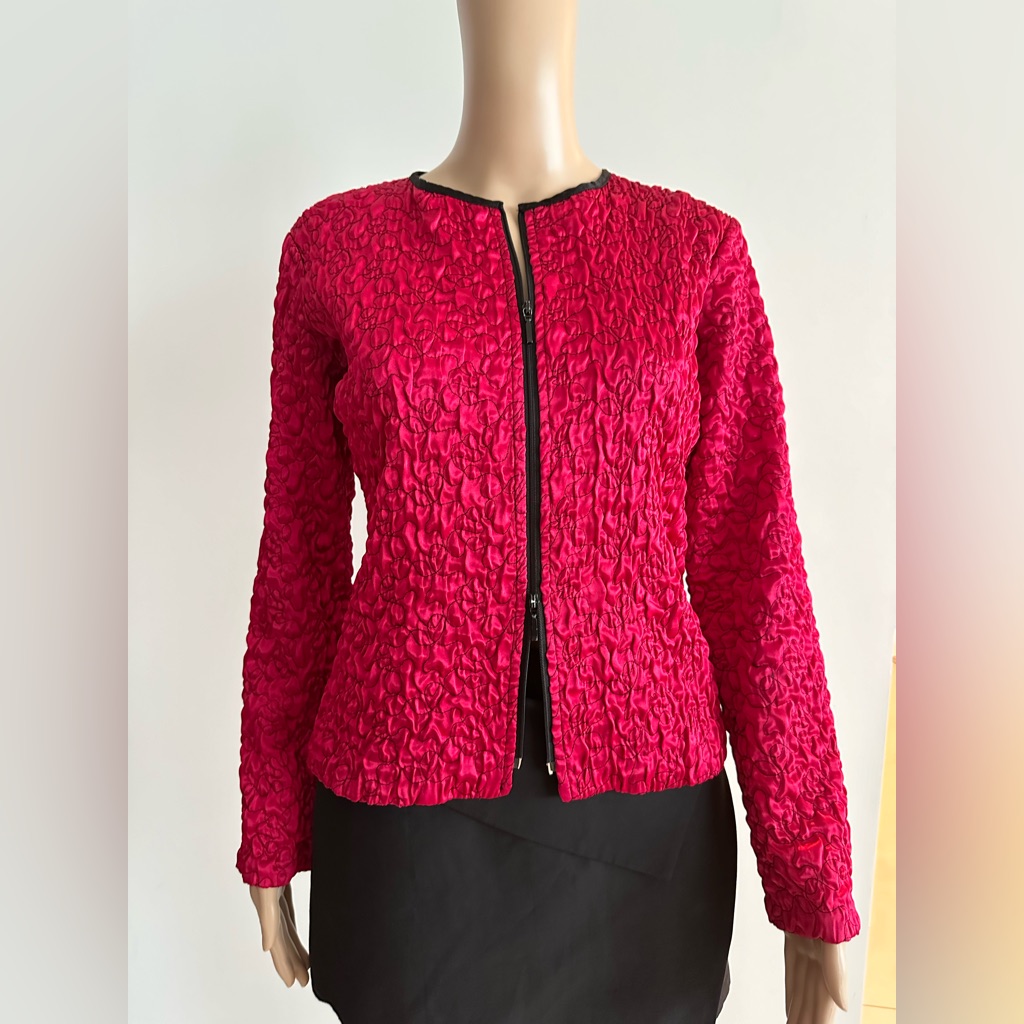 Textured Jacket Full Lining With Front Zipper. Size 4. Great Fit! Easy To Wear!